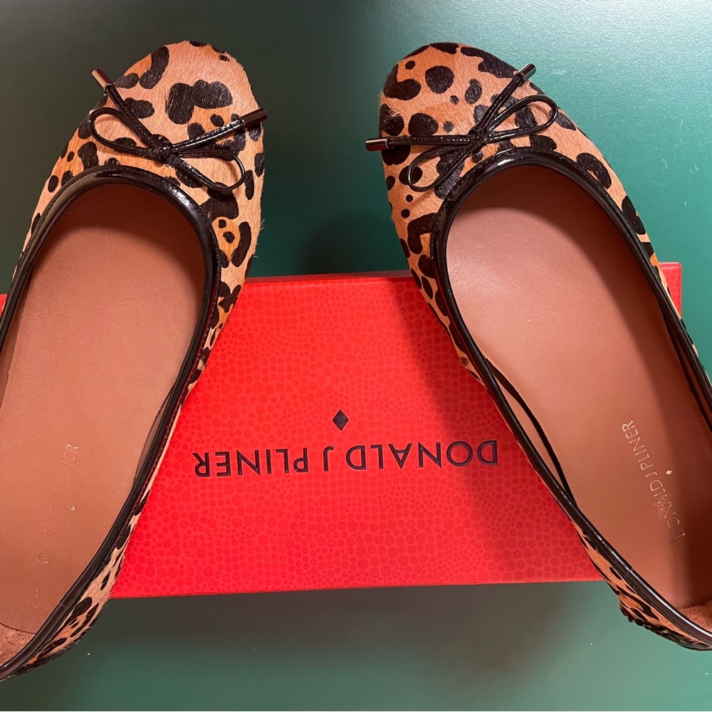 Donald J Pliner Ballet Flats - Picture 3 of 6